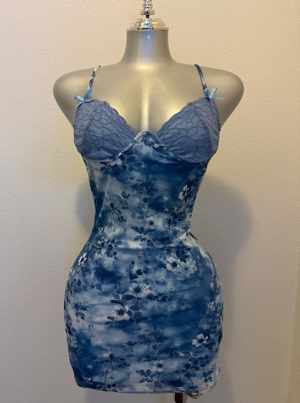 Petals in the sky lace dress